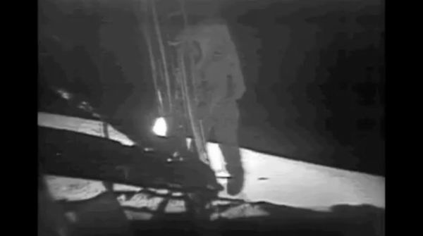 美国第一次登月到底是真是假？有人还原场景做了验证