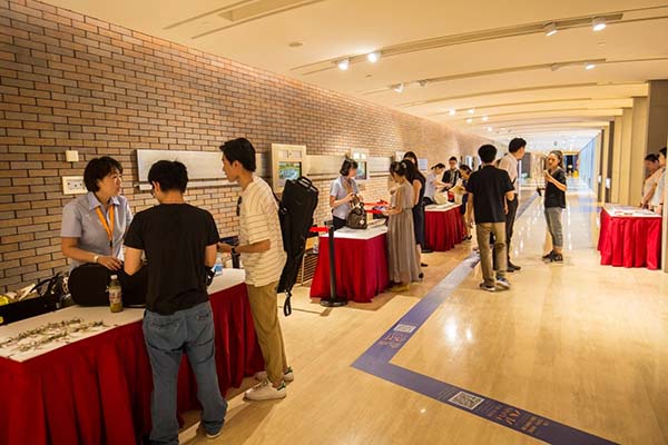 首届上海斯特恩国际小提琴赛开赛，选手和评委水平双高