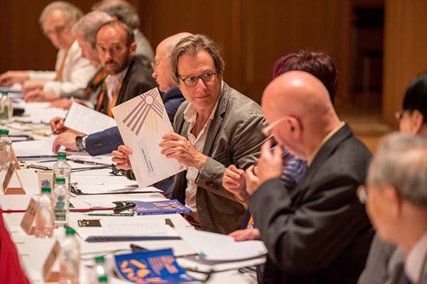 首届上海斯特恩国际小提琴赛开赛，选手和评委水平双高