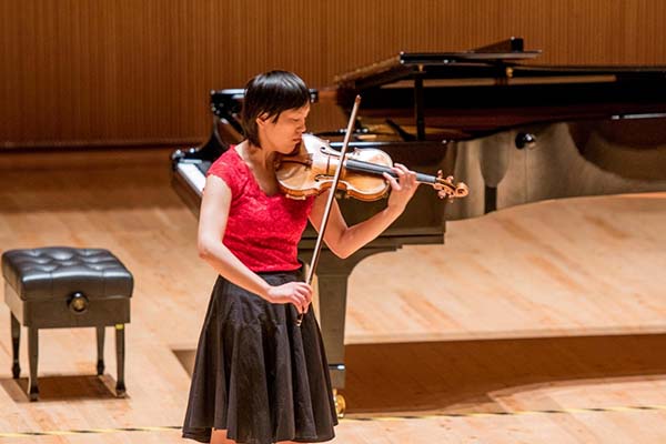 首届上海斯特恩国际小提琴赛开赛，选手和评委水平双高