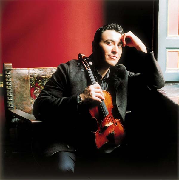 首届上海斯特恩国际小提琴赛开赛，选手和评委水平双高