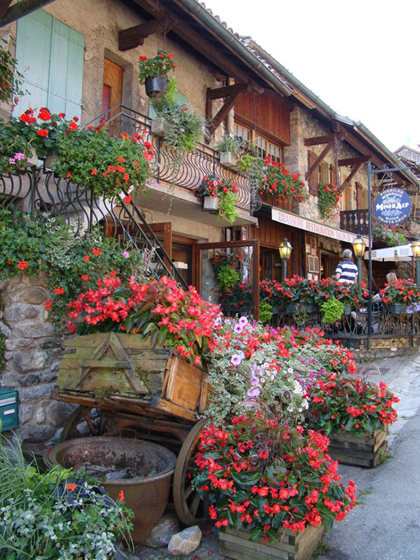 带你去看花花世界，法国最美的四座鲜花小镇