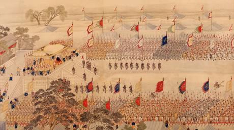 清代八旗阅兵源自萨满祭天仪式，包含满洲原始氏族之军事要素