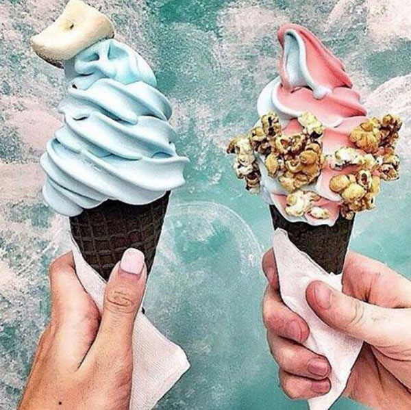 张开大嘴来参加这个夏日冰淇淋泒对吧