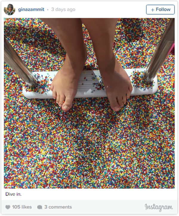 张开大嘴来参加这个夏日冰淇淋泒对吧