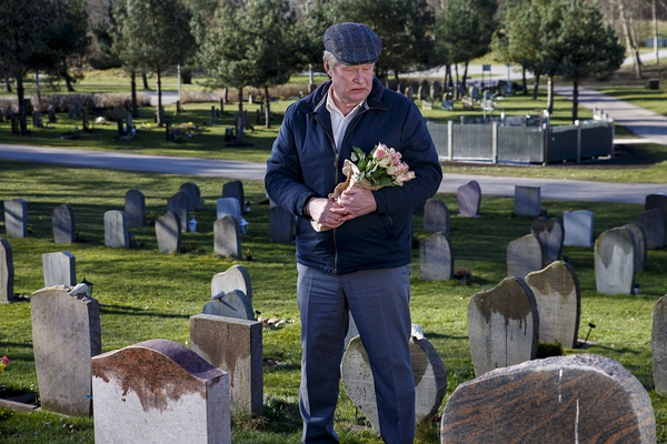 睡不着｜这个男人决定去死