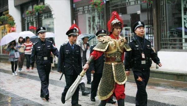 澎湃联播|对“打击电话诈骗”做一点微小的贡献