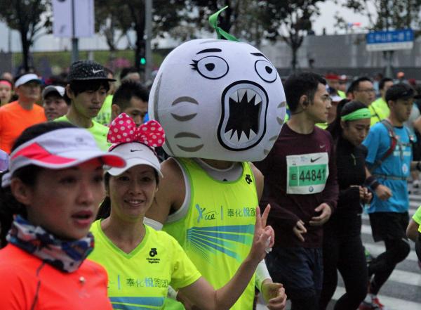 上马报名8月29日启动，全马2万人，路线微调“更上海”