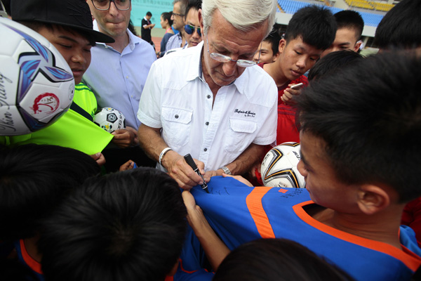 斯科拉里合同年底到期，里皮回归中超重掌恒大？