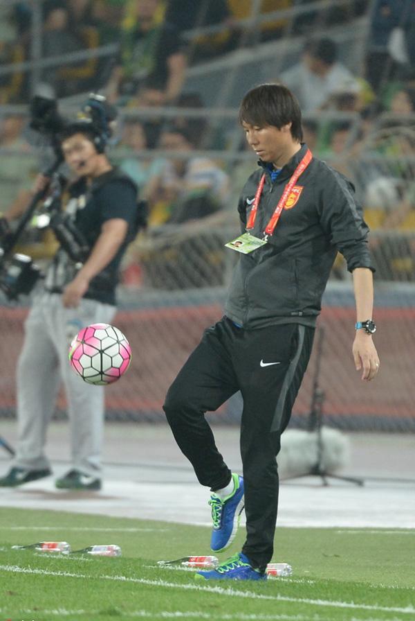 想为国产教练正名的李铁下课了，中超土帅仅存4人陷窘境