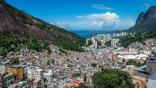 去里约贫民窟住Airbnb，据说非常安全