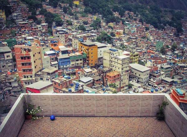去里约贫民窟住Airbnb，据说非常安全