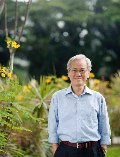 在华文教育不占主流的新加坡，这家草根书店是如何坚守的？