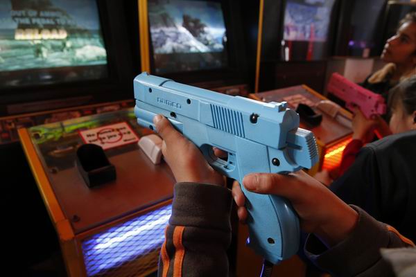 如何避免屏幕中的暴力内容对孩子造成不良影响？