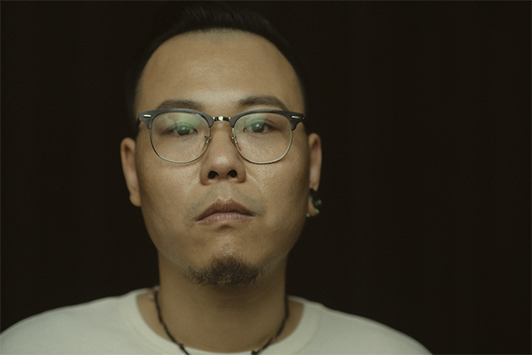 专访丨许钧：从《万松岭》开始，“我要拯救人类”