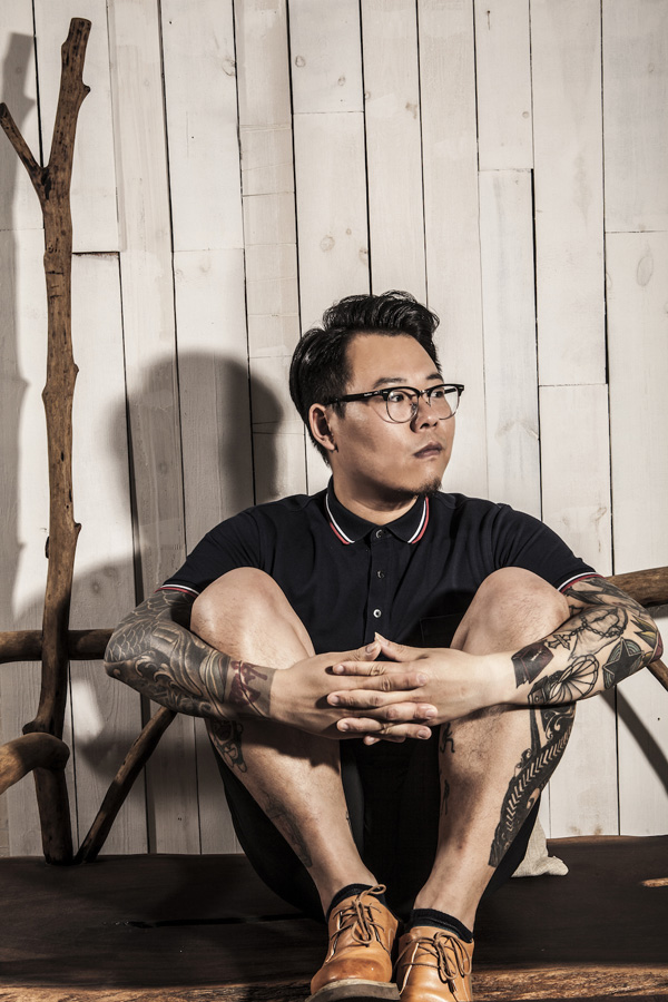 专访丨许钧：从《万松岭》开始，“我要拯救人类”