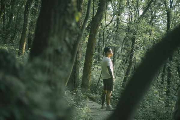 专访丨许钧：从《万松岭》开始，“我要拯救人类”