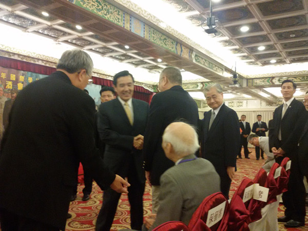 大陆脚，走台湾︱“小马哥”蜕变史：五见马英九