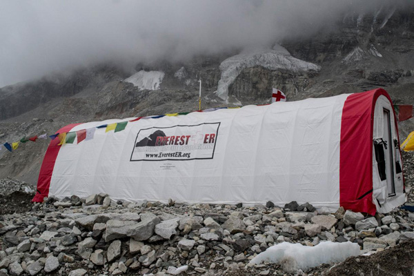 一群登山者靠着“兴奋剂”登顶珠峰？地塞米松成了化学担保？