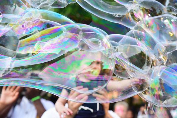 赶紧抓住最后的尾巴，像孩子一样拥抱夏日！