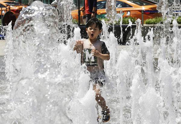 赶紧抓住最后的尾巴，像孩子一样拥抱夏日！