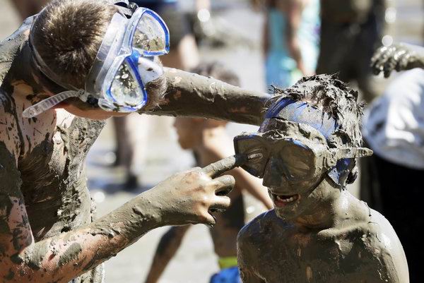 赶紧抓住最后的尾巴，像孩子一样拥抱夏日！