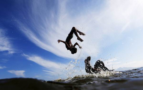赶紧抓住最后的尾巴，像孩子一样拥抱夏日！