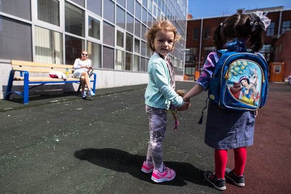 赶紧抓住最后的尾巴，像孩子一样拥抱夏日！