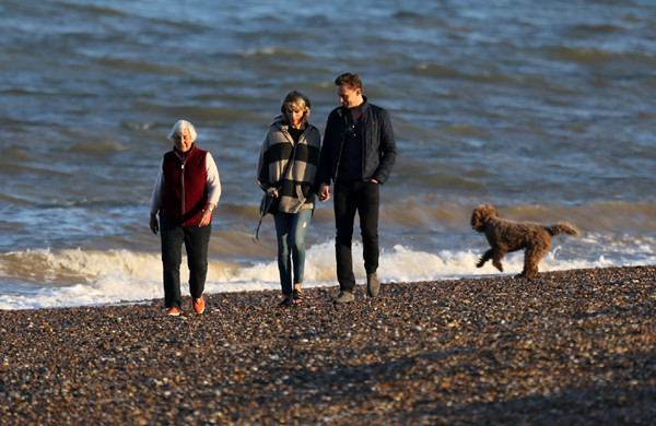 撑了三个月，霉霉抖森分手！期待霉霉新专辑……