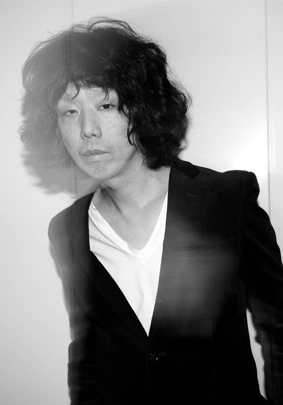 夜半歌声丨这个日本怪咖的抖腿神曲，配葛优瘫刚刚好