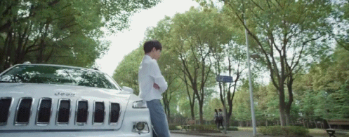 白衬衫是个好东西，每个男神都有一件