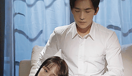 白衬衫是个好东西，每个男神都有一件