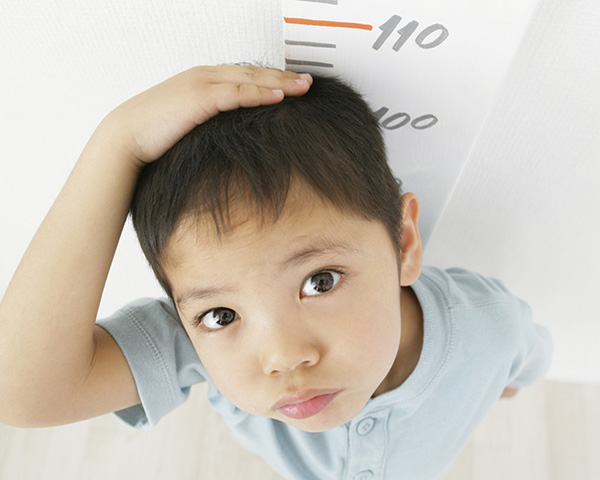 “晚长”观念不科学 孩子生长速率一旦掉队或将失去长高机会