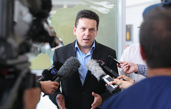 澳议员称军装外包中国是“耻辱”，澳国防部：本土生产贵三倍