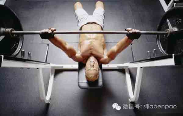 力量训练不可少，但这8项训练是在浪费跑者的时间