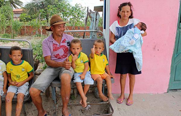 巴西夫妇组家庭足球队，连生13个儿子个个都是球星名