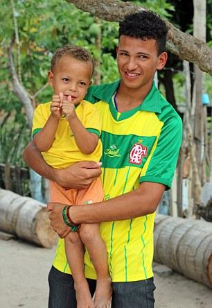 巴西夫妇组家庭足球队，连生13个儿子个个都是球星名