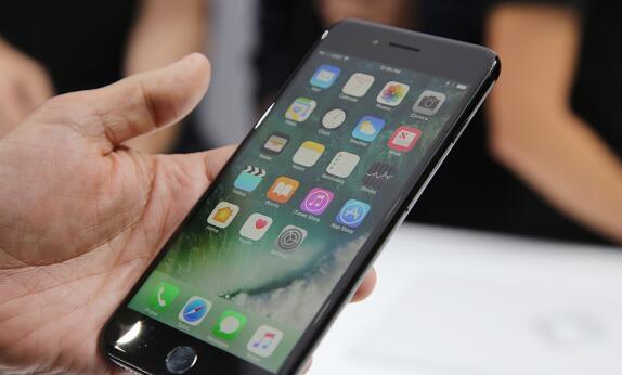 iPhone7Plus高速运转时噪音大？苹果说可以换新机