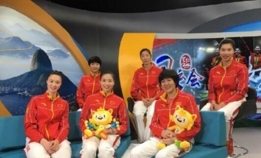 郎平续约或延至明年再谈，为推广排球频繁现身综艺节目