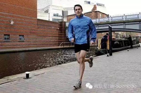 他们都曾被抑郁的黑暗笼罩，至少跑步是他们治疗抑郁的良药