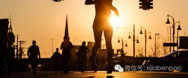 他们都曾被抑郁的黑暗笼罩，至少跑步是他们治疗抑郁的良药