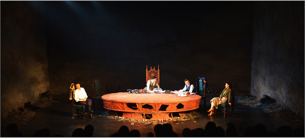 康洪雷监制、冯宪珍反串的《搁浅》是部什么戏？