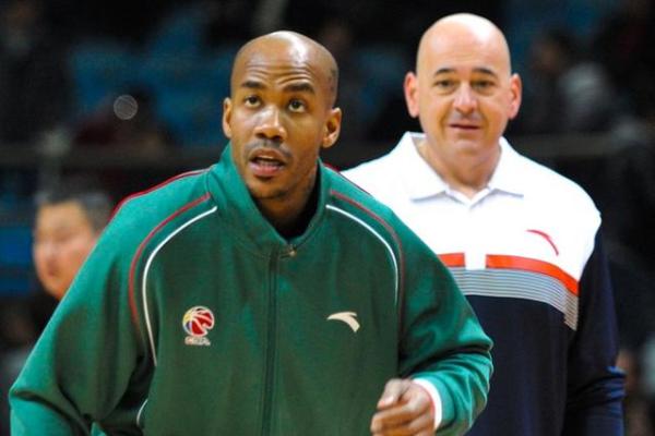 周琦新赛季确认留守新疆？火箭随队体能师：他要练的是心态