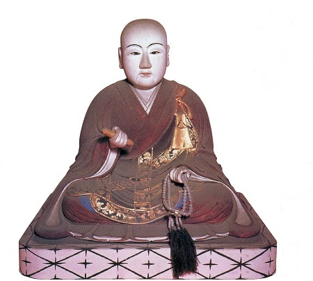 日本天皇是如何被一个女人拉下神坛的