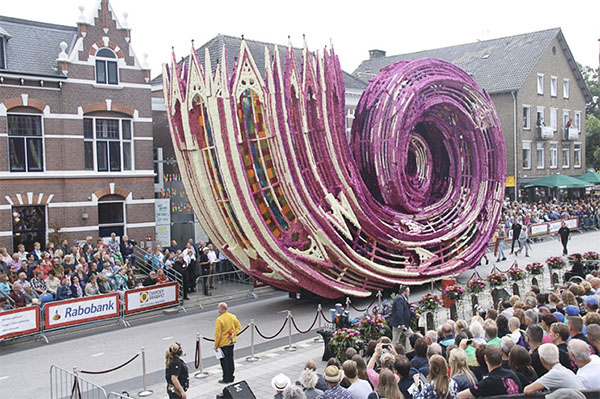 9月和花车很搭吗