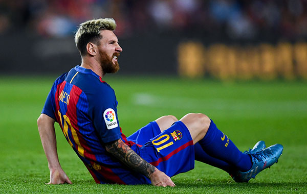 梅西肌肉撕裂伤停三周！相比巴萨，我们还是更担心阿根廷