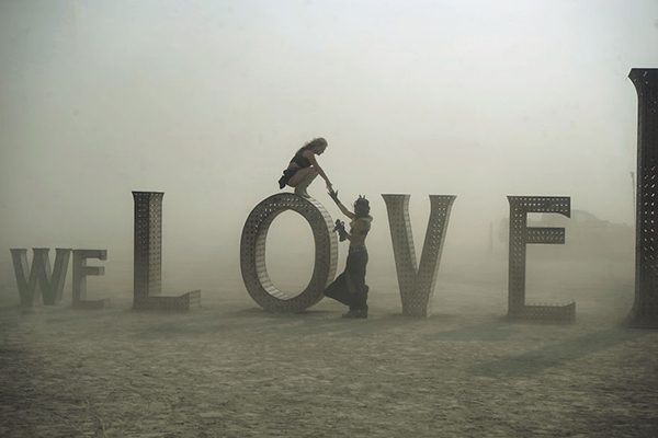 趣看｜仅存8天的临时之城，沙漠中的现世乌托邦