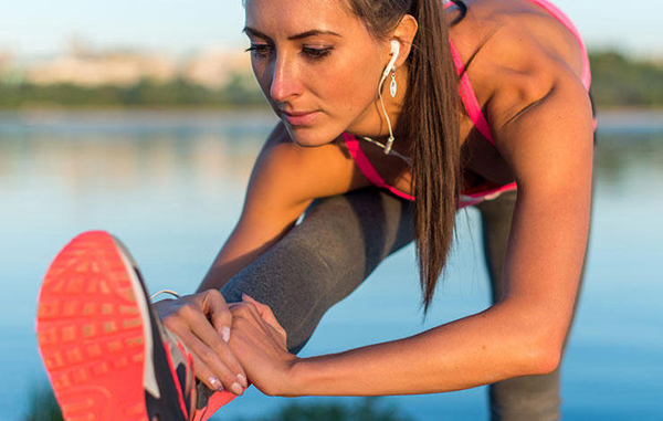 5项跑者最容易犯错的拉伸错误，受伤、腿粗也许就因为它们