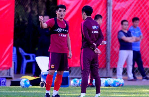 高洪波为什么“抛弃”郑智？