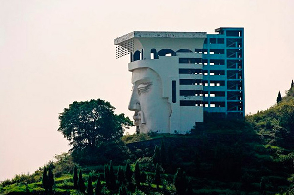 那些废墟，散落在天涯